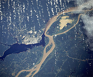 Der Amazonas nahe bei Manaus (Satellitenaufnahme)